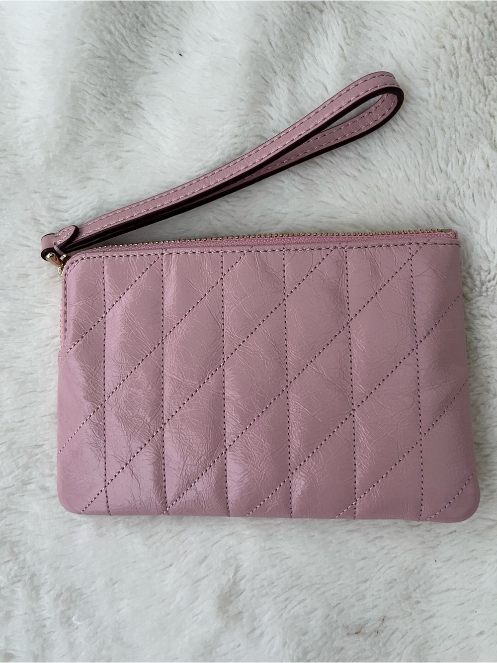 NWT Coach Pink Quilted Glazed Leather Wristlet Clutch with Gold Logo - Picture 3 of 9